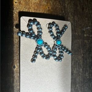 Bow earrings